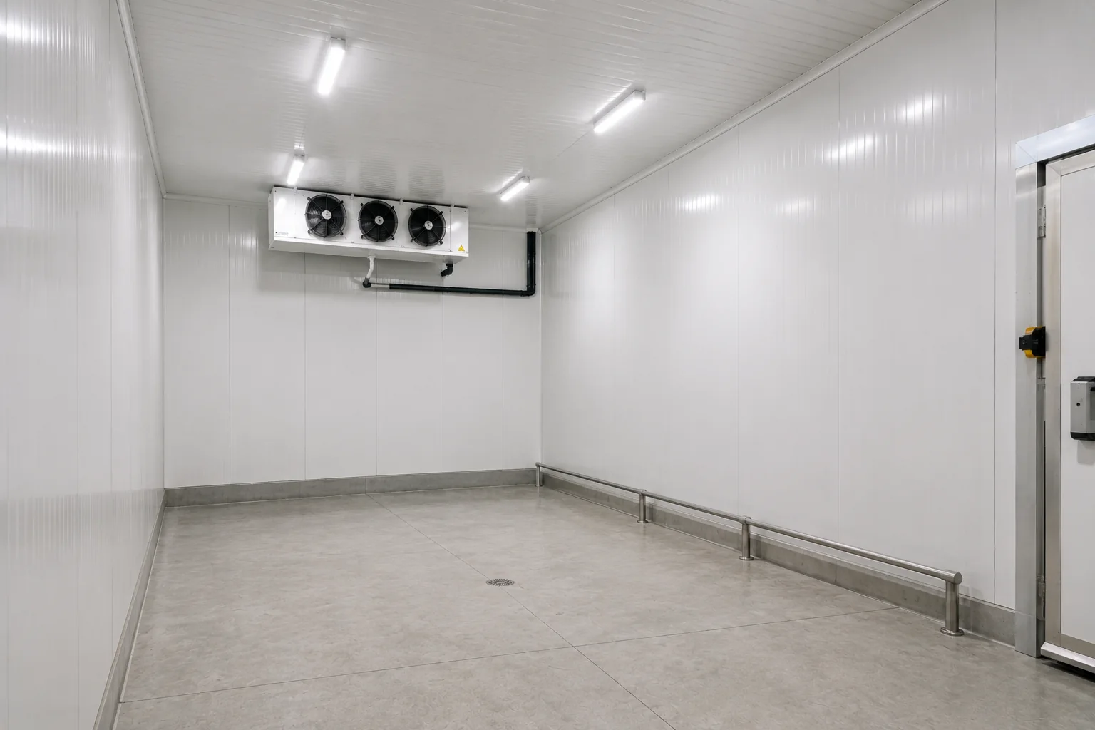 SuperWall Frigo — aplicación del sistema Metecno